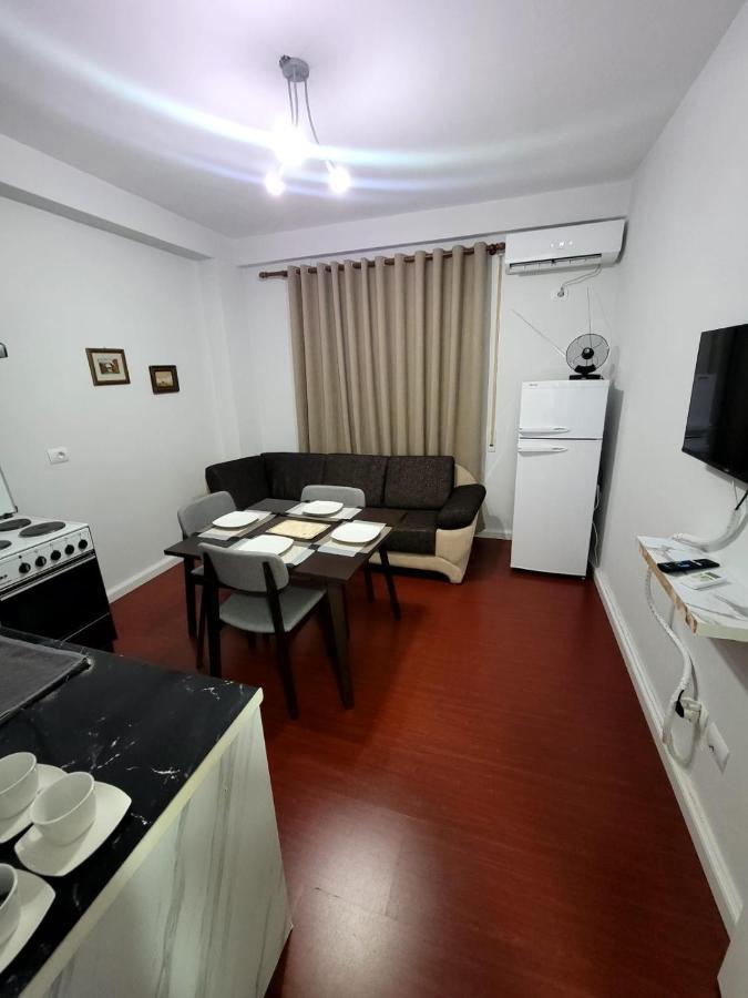 Eni House Apartament *