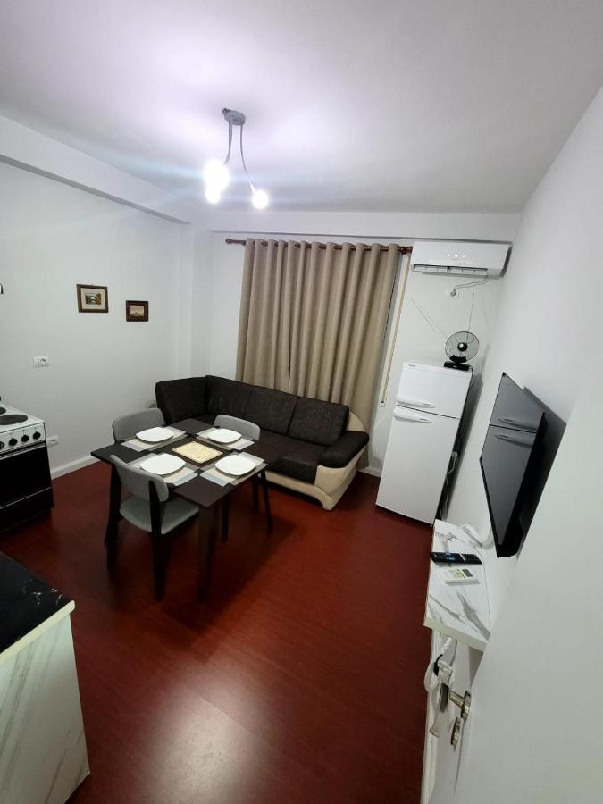 Eni House Apartament *
